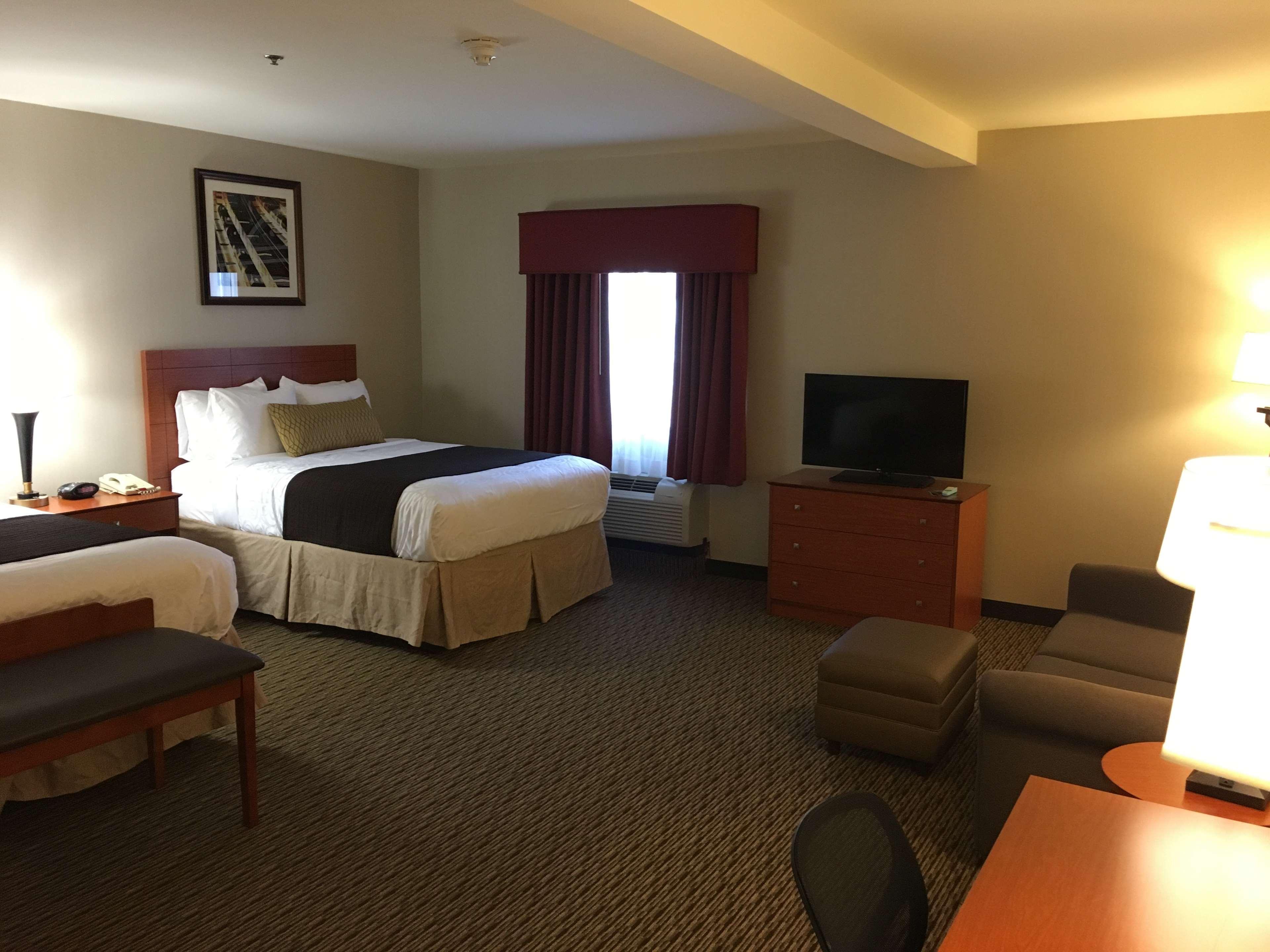 Best Western Plus Arrowhead Hotel Colton Exterior photo